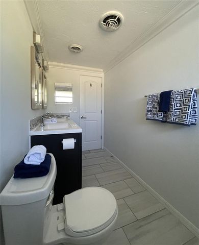 6405 WHITE SANDS TERRACE, Sarasota, FL 34231