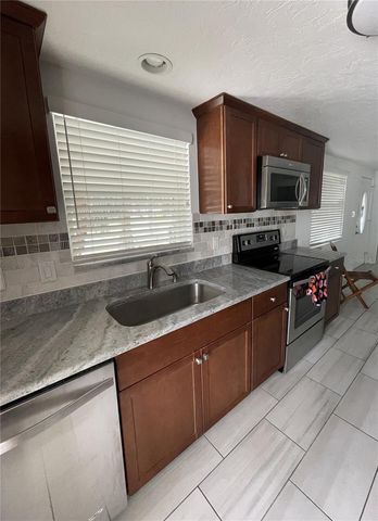 6405 WHITE SANDS TERRACE, Sarasota, FL 34231