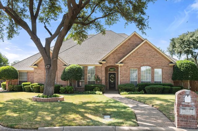 6 Inverness Court, Mansfield, TX 76063