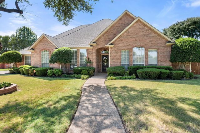 6 Inverness Court, Mansfield, TX 76063
