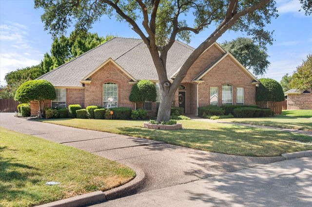 6 Inverness Court, Mansfield, TX 76063
