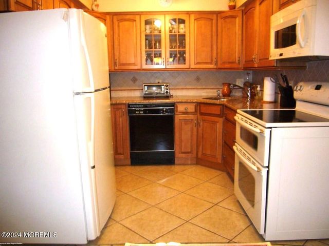 1187 Ocean Avenue 12, Sea Bright, NJ 07760