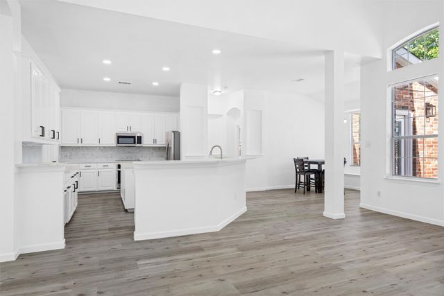 4201 S Iron Lane, Mansfield, TX 76063