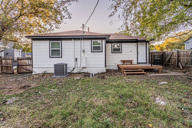 1216 Greenbrier Drive, River Oaks, TX 76114