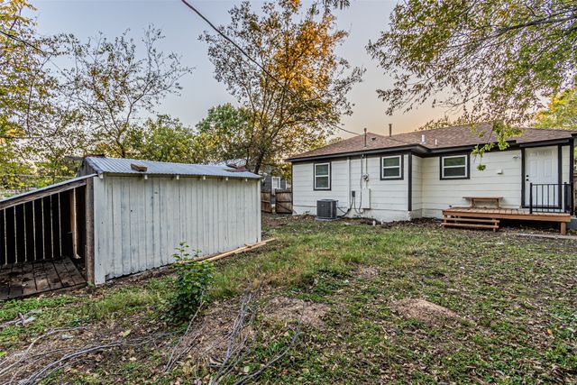 1216 Greenbrier Drive, River Oaks, TX 76114