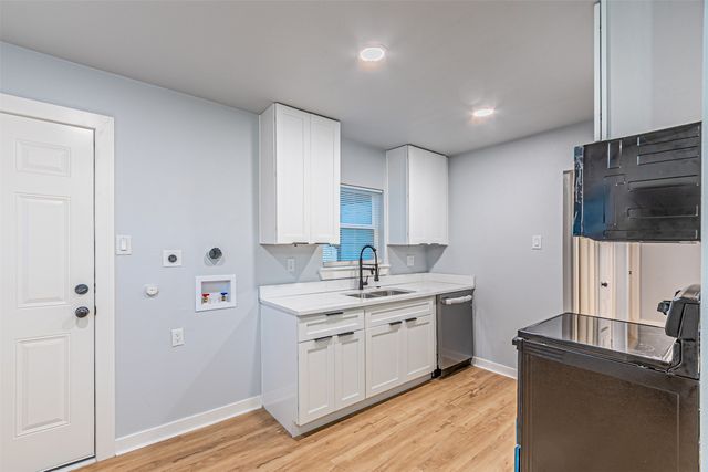 1216 Greenbrier Drive, River Oaks, TX 76114