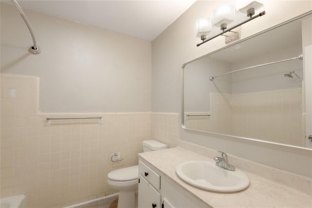 818 University Avenue 6, Huntsville, TX 77320