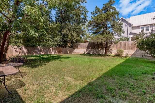 818 University Avenue 6, Huntsville, TX 77320