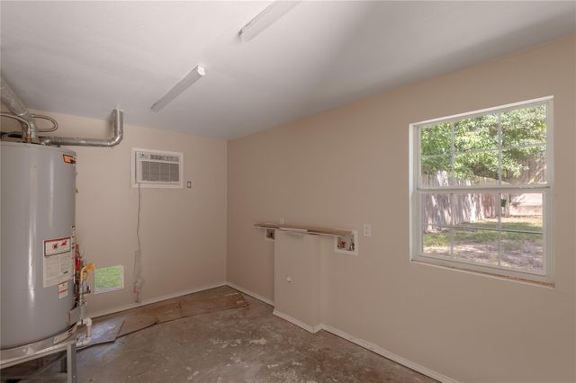 818 University Avenue 6, Huntsville, TX 77320