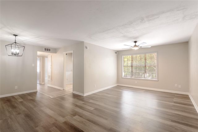 818 University Avenue 6, Huntsville, TX 77320