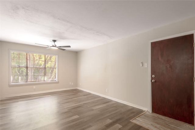 818 University Avenue 6, Huntsville, TX 77320