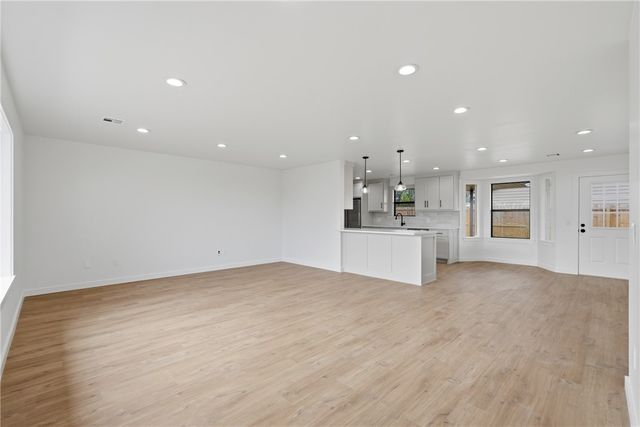 812 N 28th Street, Rogers, AR 72756