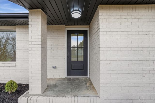 812 N 28th Street, Rogers, AR 72756