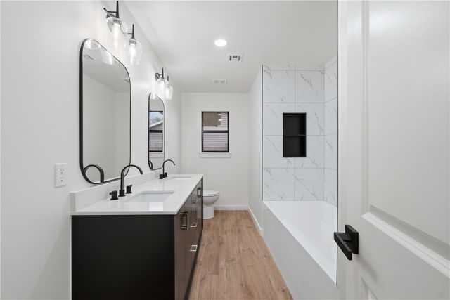 812 N 28th Street, Rogers, AR 72756