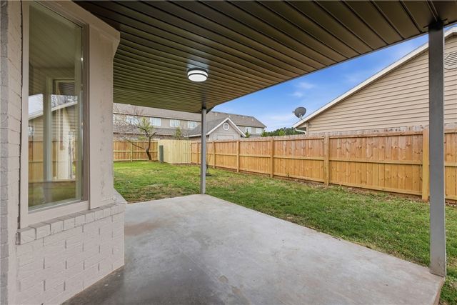 812 N 28th Street, Rogers, AR 72756