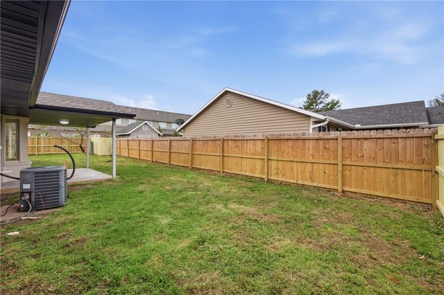 812 N 28th Street, Rogers, AR 72756