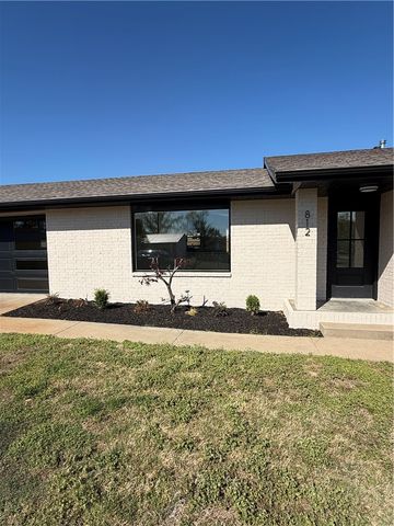 812 N 28th Street, Rogers, AR 72756