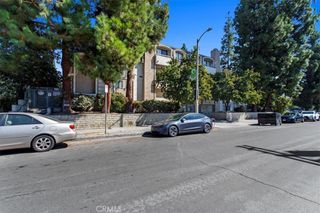 7230 Kelvin Avenue 6, Winnetka, CA 91306