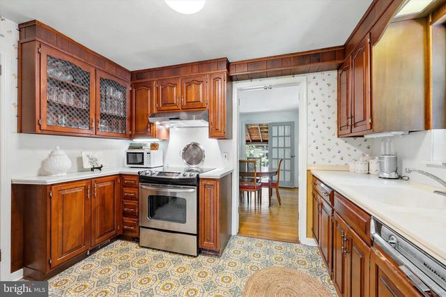 114 RAMBLING WAY, Springfield, PA 19064