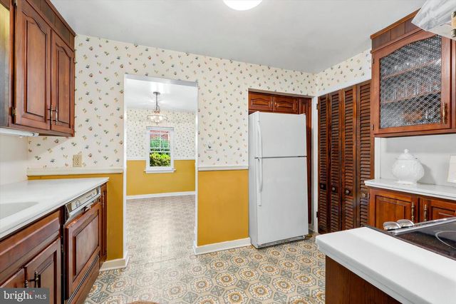 114 RAMBLING WAY, Springfield, PA 19064