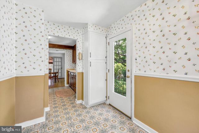 114 RAMBLING WAY, Springfield, PA 19064