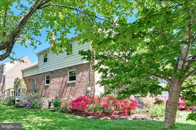 114 RAMBLING WAY, Springfield, PA 19064