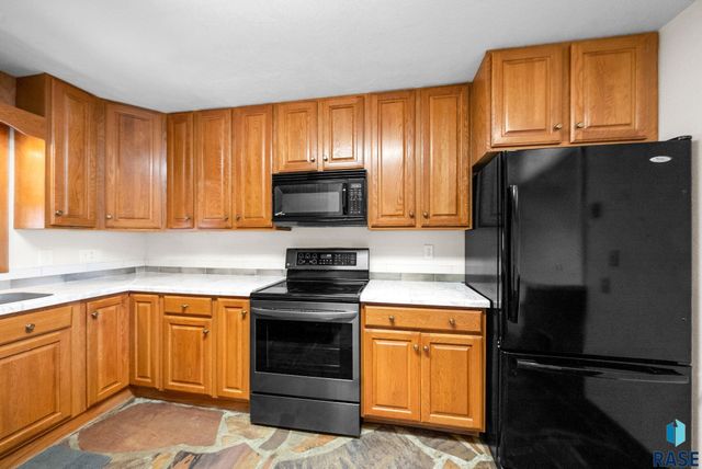 924 N Summit Ave Avenue, Madison, SD 57042