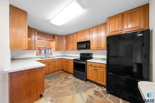 924 N Summit Ave Avenue, Madison, SD 57042