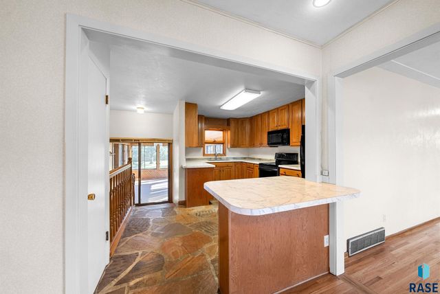 924 N Summit Ave Avenue, Madison, SD 57042