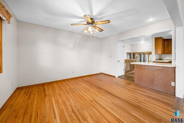 924 N Summit Ave Avenue, Madison, SD 57042