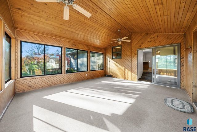 924 N Summit Ave Avenue, Madison, SD 57042