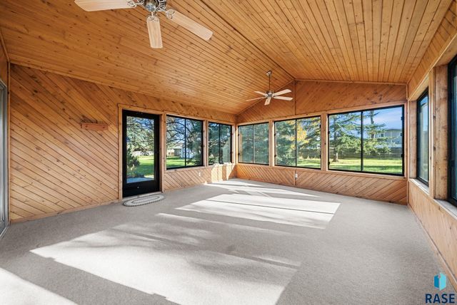 924 N Summit Ave Avenue, Madison, SD 57042