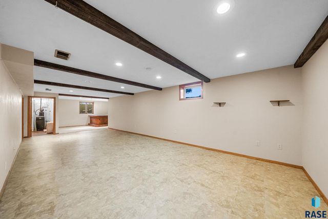 924 N Summit Ave Avenue, Madison, SD 57042