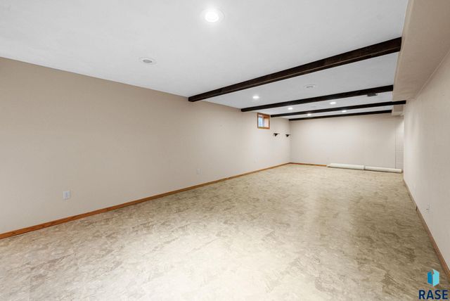 924 N Summit Ave Avenue, Madison, SD 57042