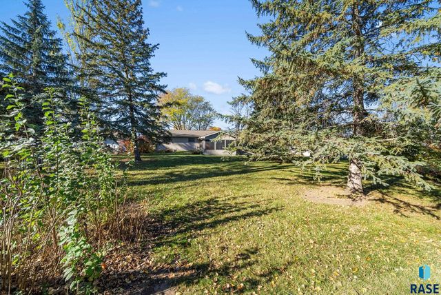 924 N Summit Ave Avenue, Madison, SD 57042