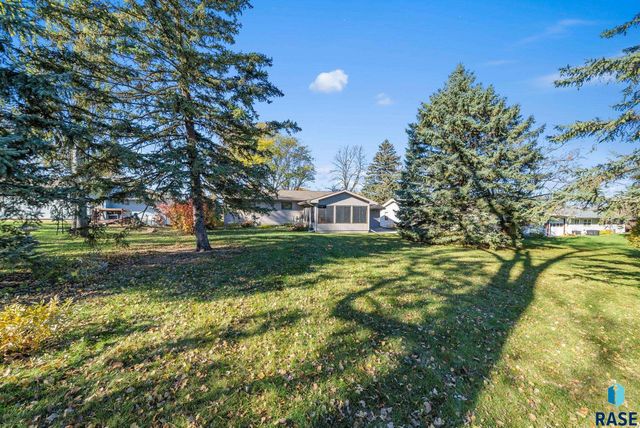 924 N Summit Ave Avenue, Madison, SD 57042