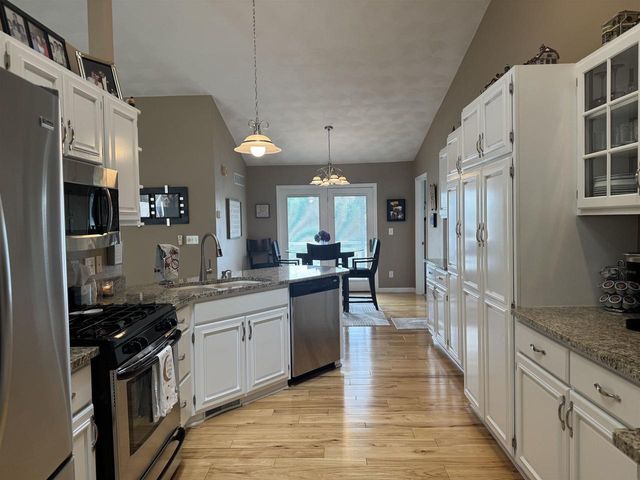 847 Cambridge Drive, Janesville, WI 53548