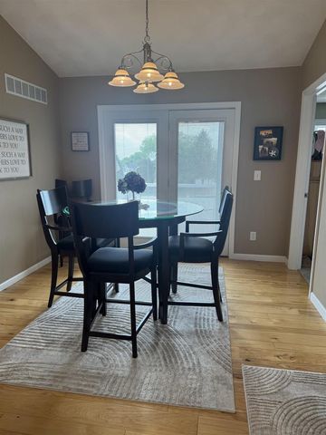 847 Cambridge Drive, Janesville, WI 53548