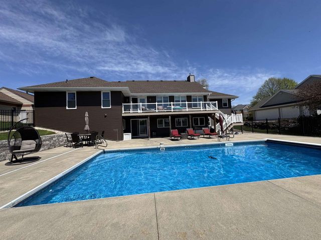 847 Cambridge Drive, Janesville, WI 53548