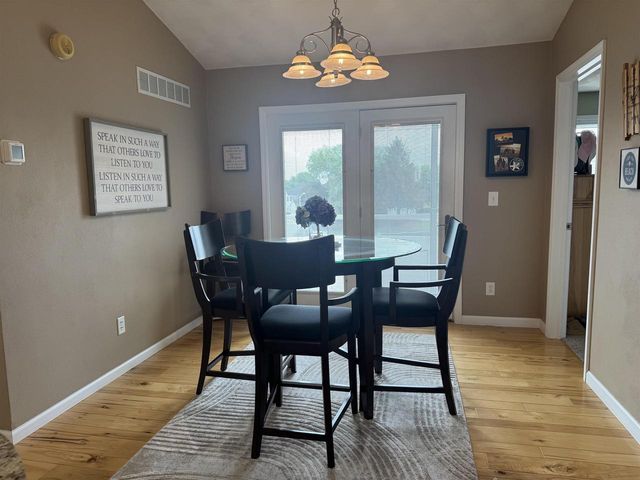 847 Cambridge Drive, Janesville, WI 53548