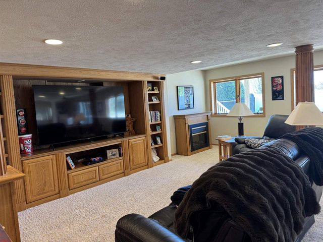 847 Cambridge Drive, Janesville, WI 53548