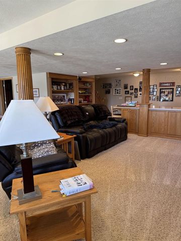 847 Cambridge Drive, Janesville, WI 53548