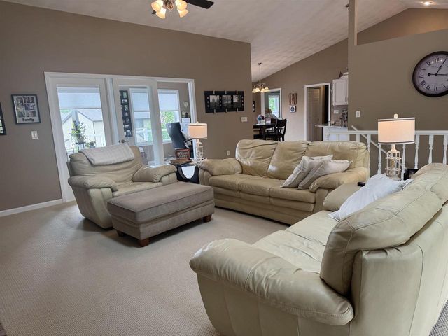 847 Cambridge Drive, Janesville, WI 53548