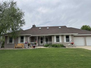 847 Cambridge Drive, Janesville, WI 53548