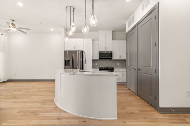 2700 Old Denton Road 2268, Carrollton, TX 75007