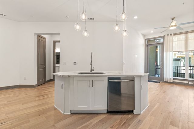 2700 Old Denton Road 2268, Carrollton, TX 75007