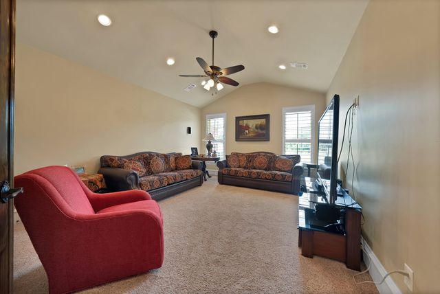 3875 Fm 121, Van Alstyne, TX 75495