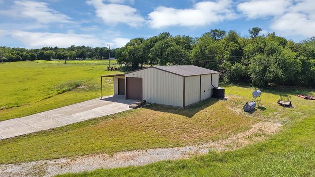 3875 Fm 121, Van Alstyne, TX 75495