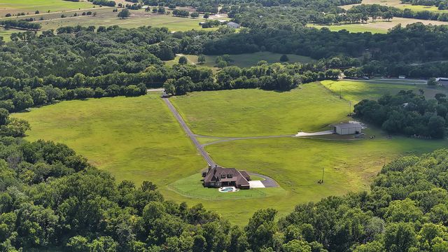 3875 Fm 121, Van Alstyne, TX 75495