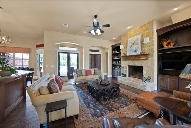 3875 Fm 121, Van Alstyne, TX 75495